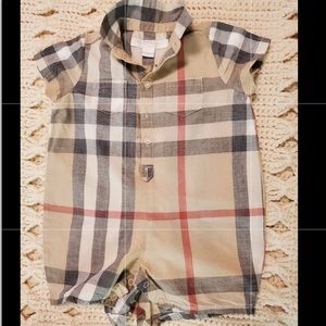 Burberry baby boy’s romper